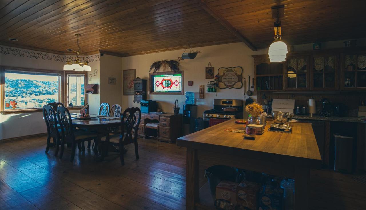 Tucker Peak Lodge Джулиан Экстерьер фото